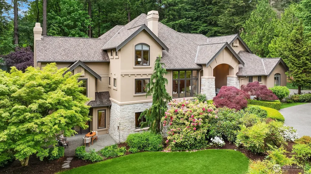 2828 140th Avenue NE Bellevue WA 98005