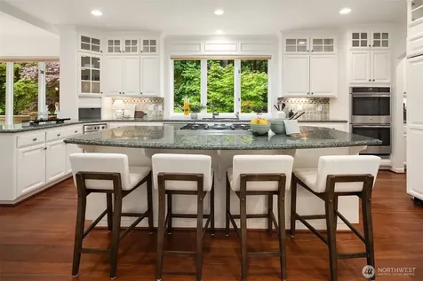 2828 140th Avenue NE Bellevue WA 98005
