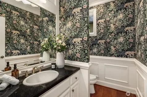 2828 140th Avenue NE Bellevue WA 98005