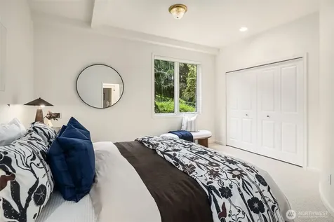 2828 140th Avenue NE Bellevue WA 98005