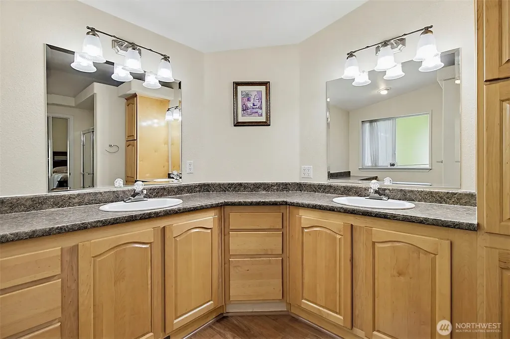 21804 SE 272nd Place Maple Valley WA 98038