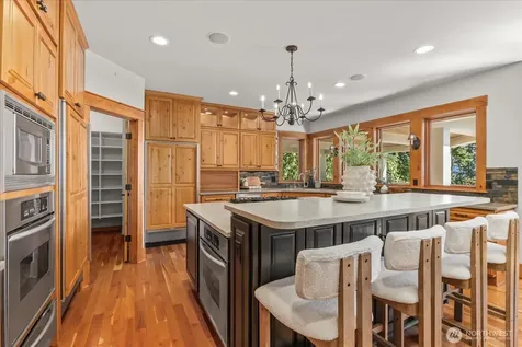 13748 242nd Avenue NE Woodinville WA 98077
