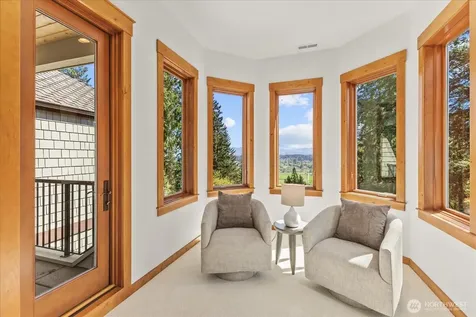 13748 242nd Avenue NE Woodinville WA 98077