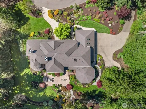 13748 242nd Avenue NE Woodinville WA 98077