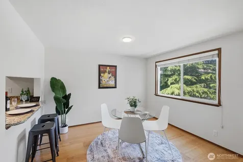 9522 1st Avenue NE Seattle WA 98115