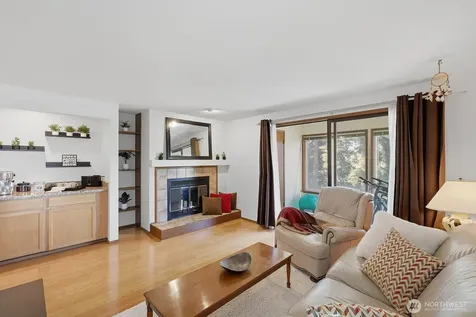9522 1st Avenue NE Seattle WA 98115
