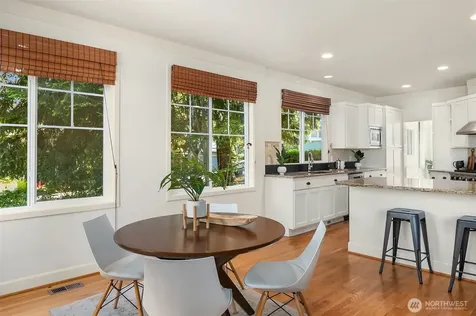 1578 NE Iris Street Issaquah WA 98029
