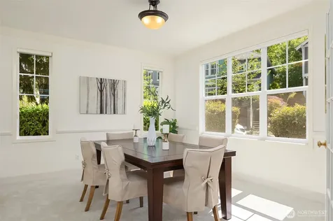 1578 NE Iris Street Issaquah WA 98029