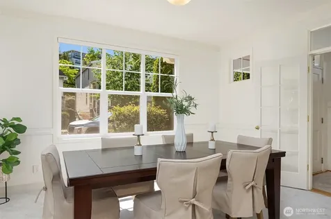 1578 NE Iris Street Issaquah WA 98029