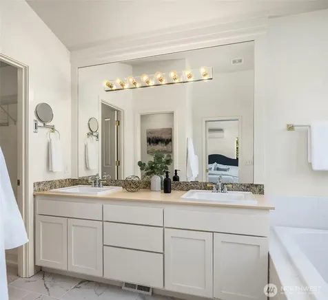 1578 NE Iris Street Issaquah WA 98029