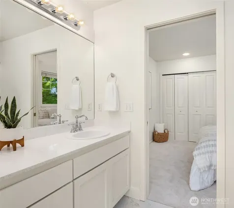 1578 NE Iris Street Issaquah WA 98029