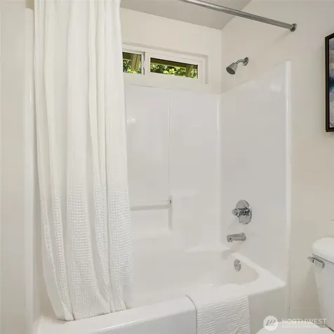 1578 NE Iris Street Issaquah WA 98029