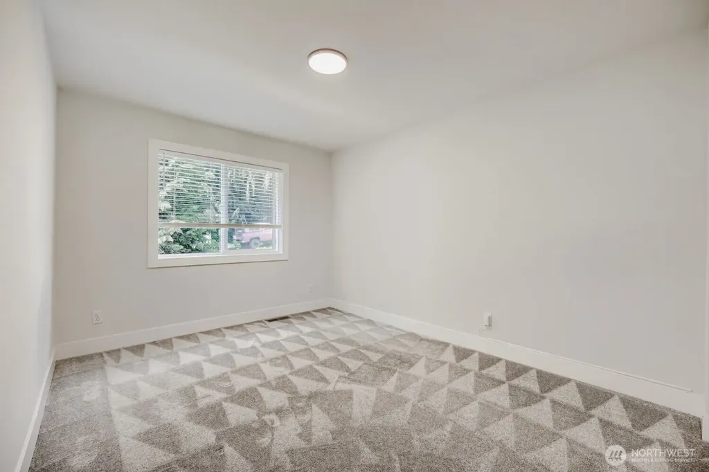 303 S 302nd Place Federal Way WA 98003