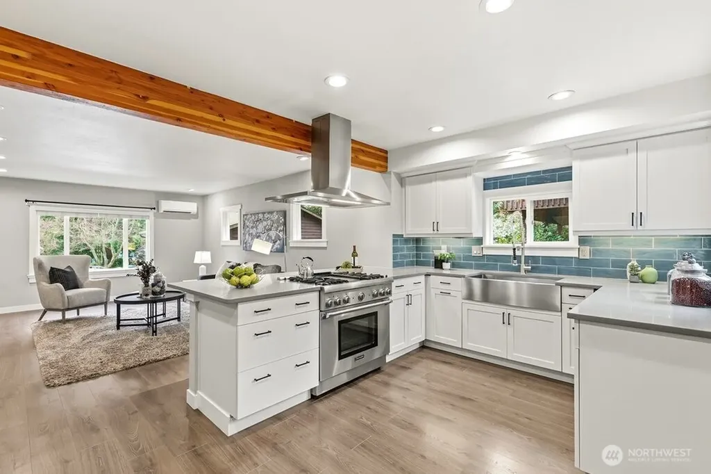 2122 N 128th Street Seattle WA 98133