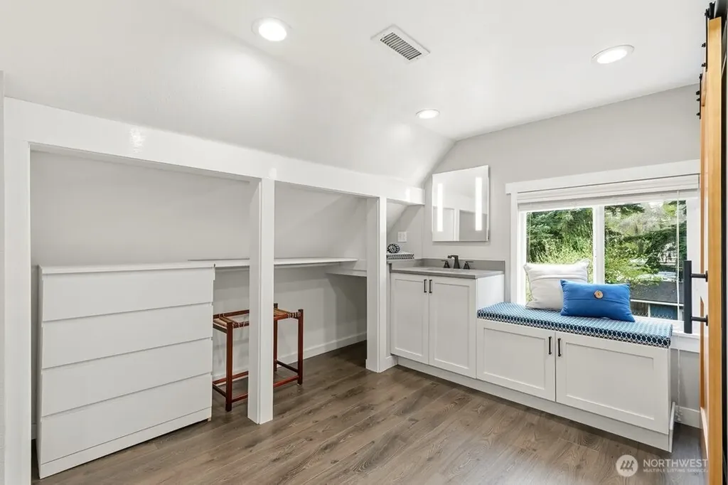 2122 N 128th Street Seattle WA 98133