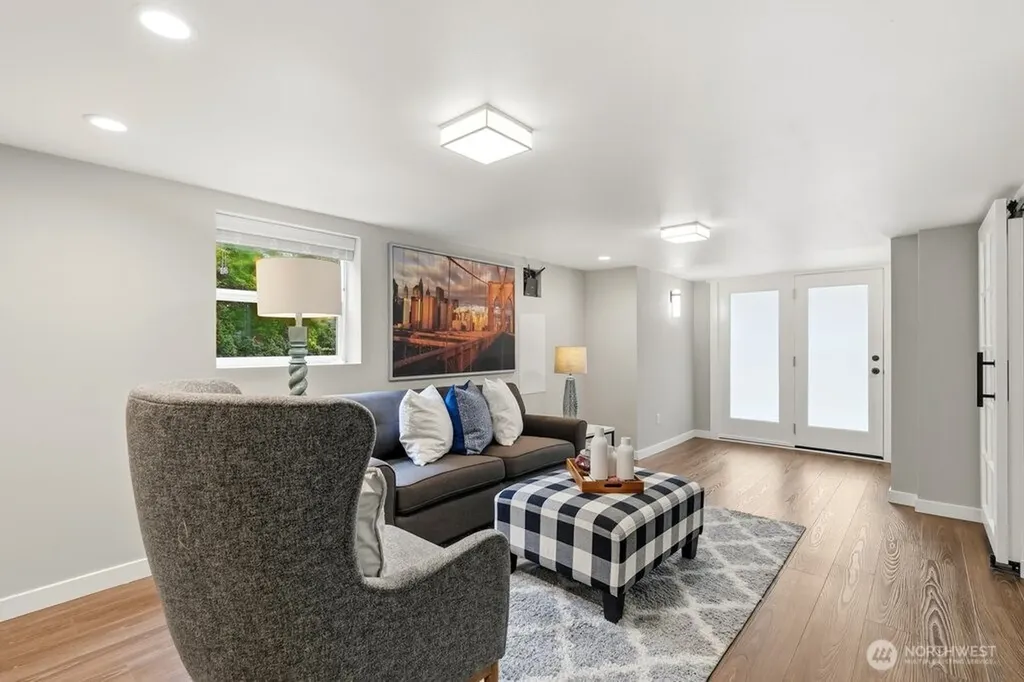 2122 N 128th Street Seattle WA 98133
