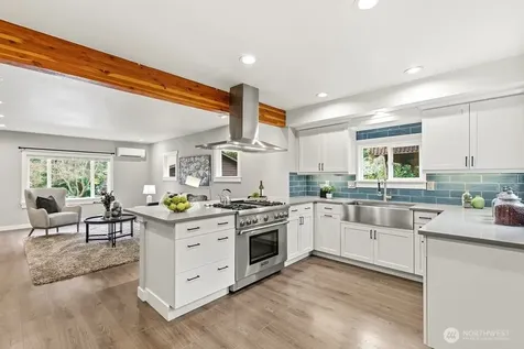 2122 N 128th Street Seattle WA 98133