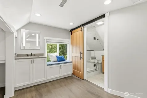 2122 N 128th Street Seattle WA 98133
