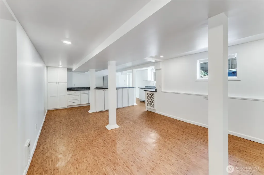 6753 14th Avenue NW Seattle WA 98117