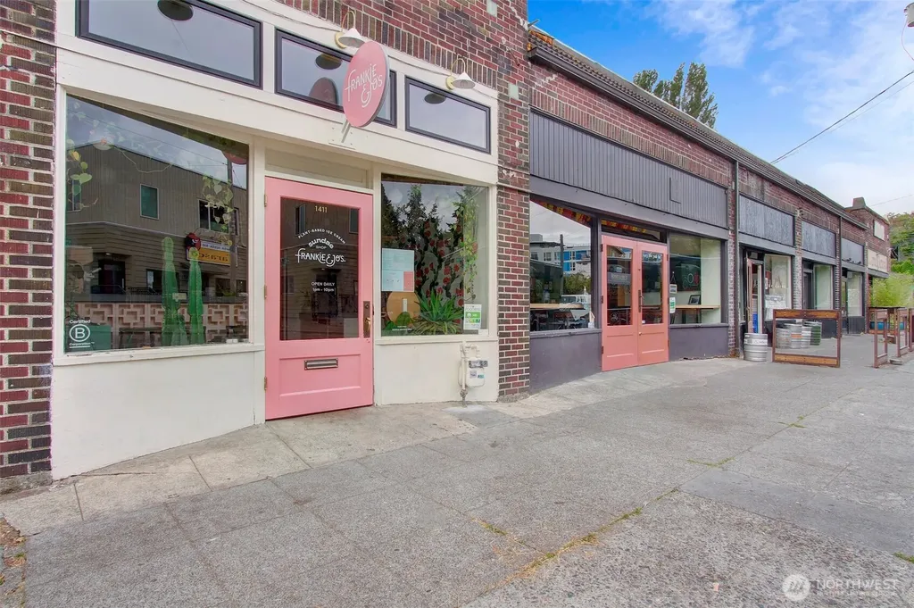 6753 14th Avenue NW Seattle WA 98117