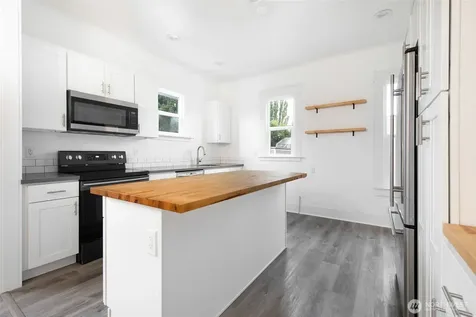 6753 14th Avenue NW Seattle WA 98117