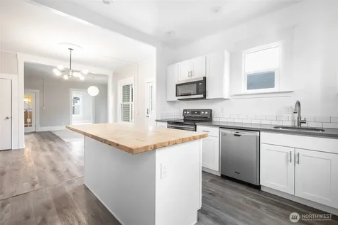 6753 14th Avenue NW Seattle WA 98117