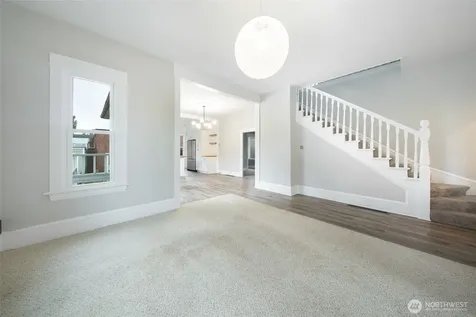 6753 14th Avenue NW Seattle WA 98117