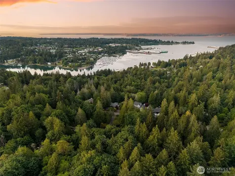 5791 Wimsey Lane NE Bainbridge Island WA 98110