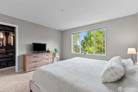 15720 Manor Way Lynnwood WA 98087