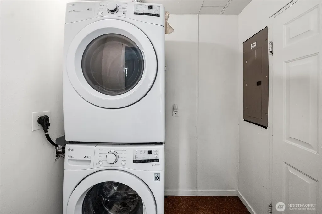 12027 10th Avenue S Seattle WA 98168