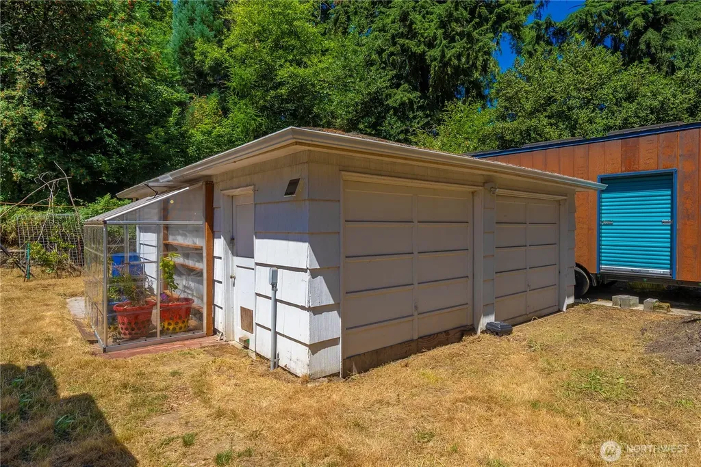 12027 10th Avenue S Seattle WA 98168