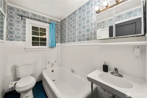 12027 10th Avenue S Seattle WA 98168