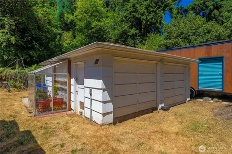 12027 10th Avenue S Seattle WA 98168