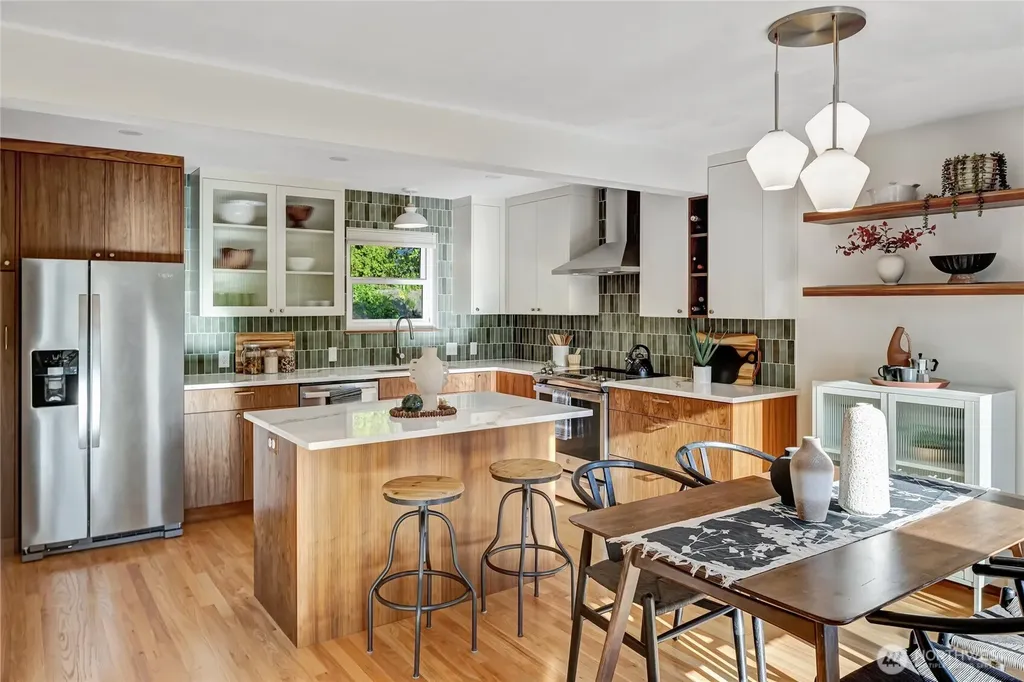 7571 45th Avenue SW Seattle WA 98136