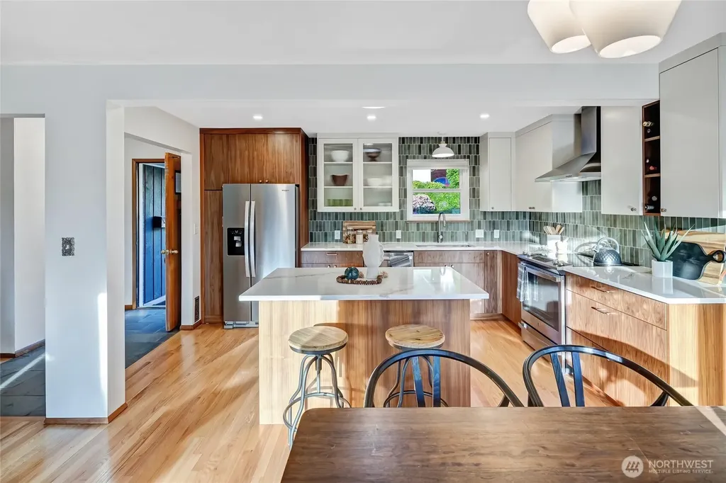 7571 45th Avenue SW Seattle WA 98136