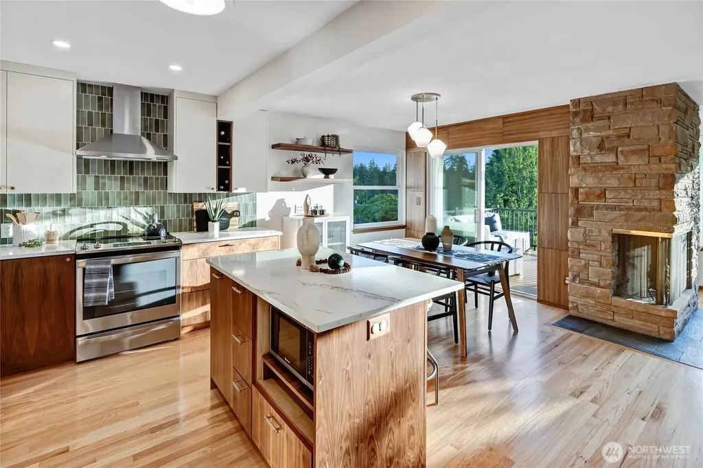 7571 45th Avenue SW Seattle WA 98136
