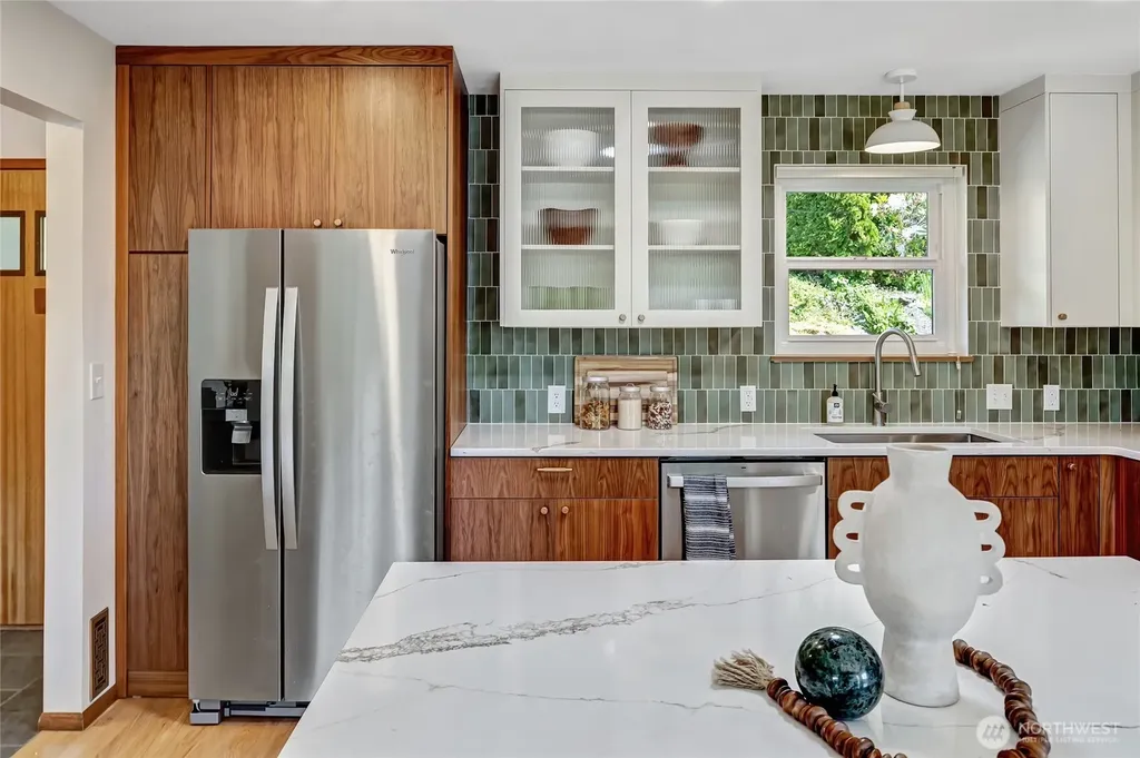 7571 45th Avenue SW Seattle WA 98136