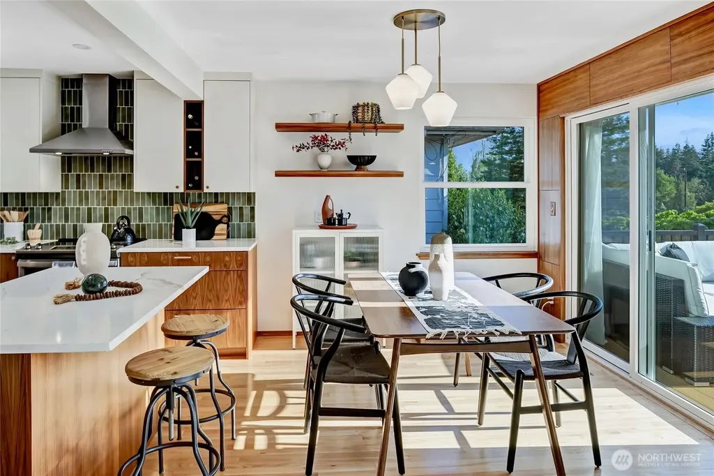 7571 45th Avenue SW Seattle WA 98136