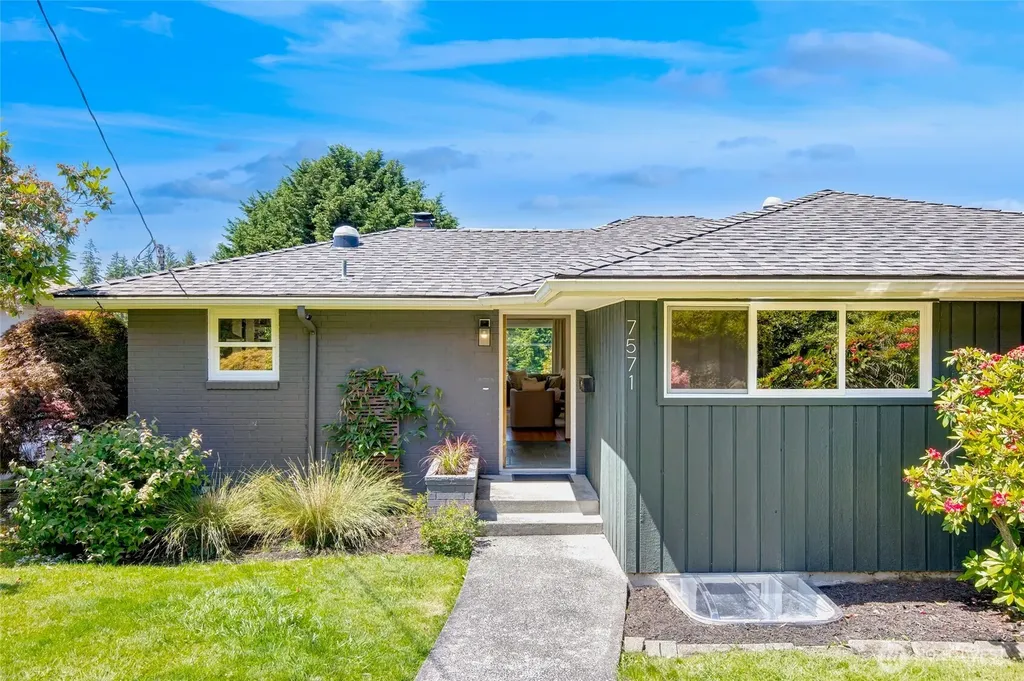 7571 45th Avenue SW Seattle WA 98136