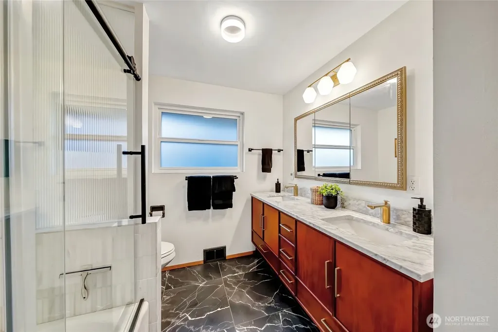7571 45th Avenue SW Seattle WA 98136