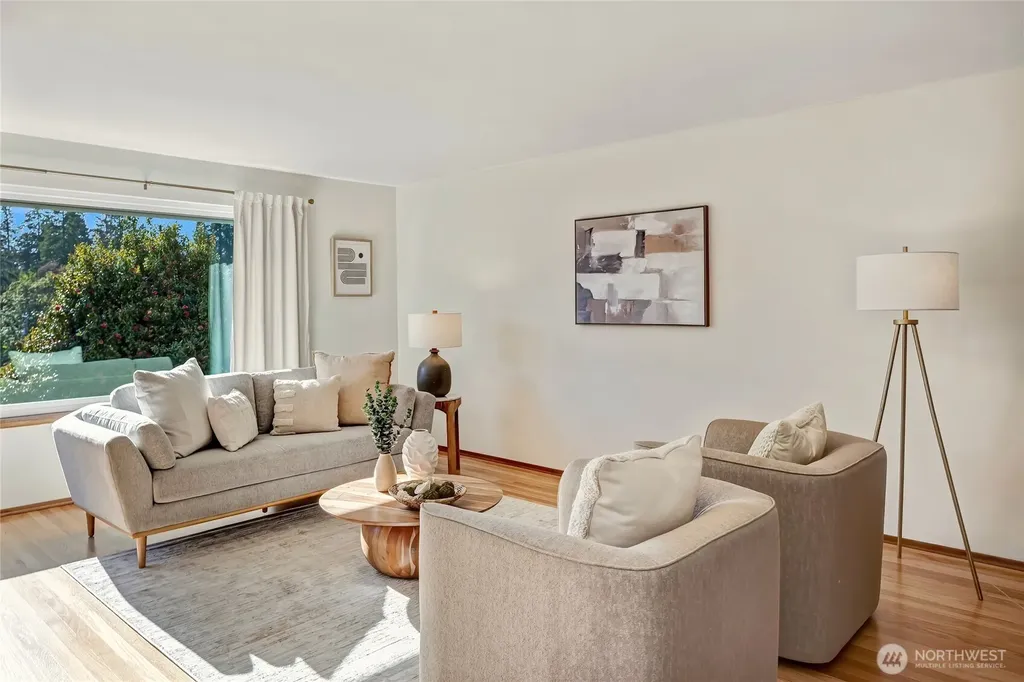7571 45th Avenue SW Seattle WA 98136