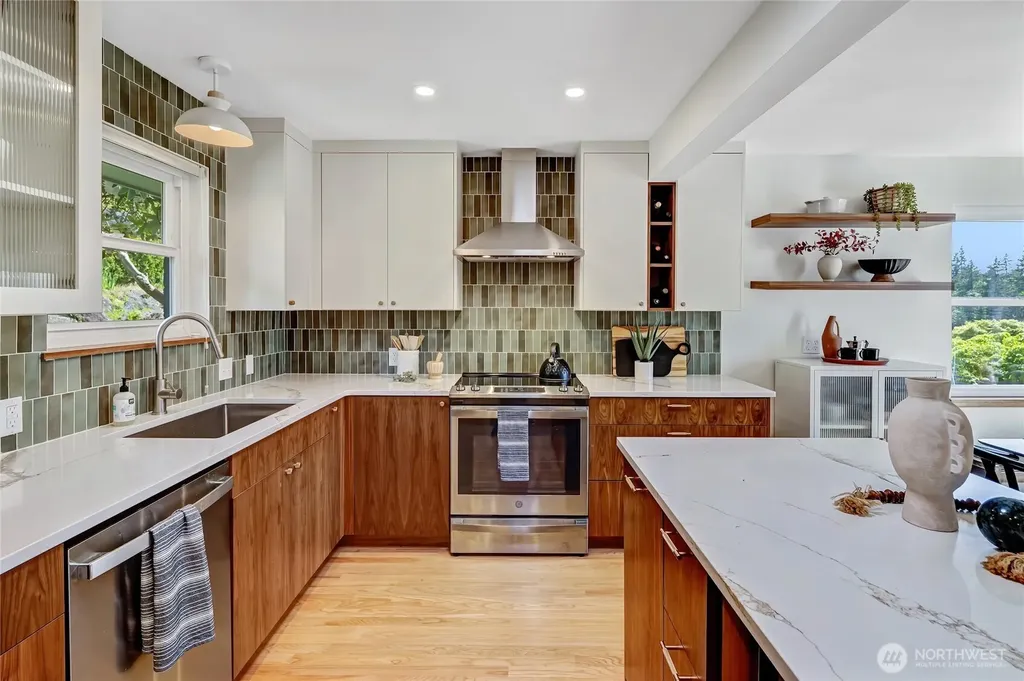 7571 45th Avenue SW Seattle WA 98136
