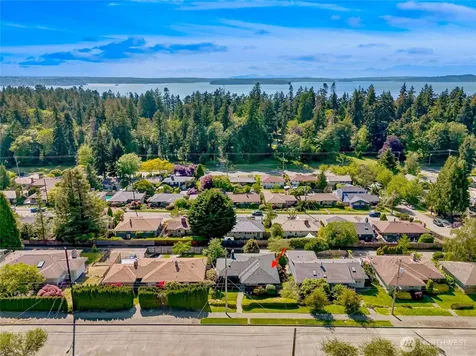 7571 45th Avenue SW Seattle WA 98136