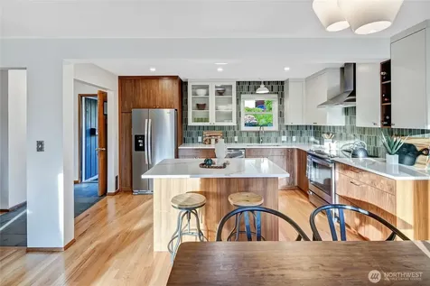 7571 45th Avenue SW Seattle WA 98136