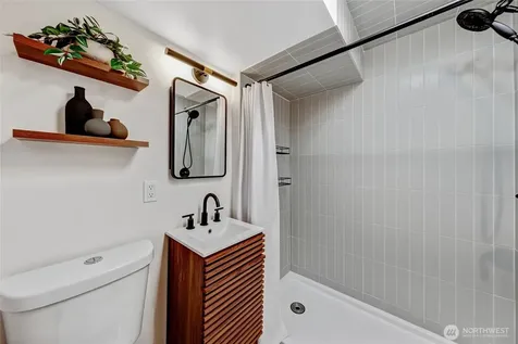 7571 45th Avenue SW Seattle WA 98136