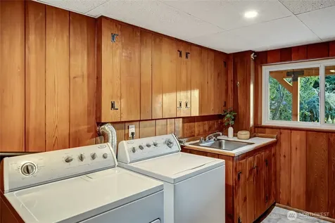 7571 45th Avenue SW Seattle WA 98136