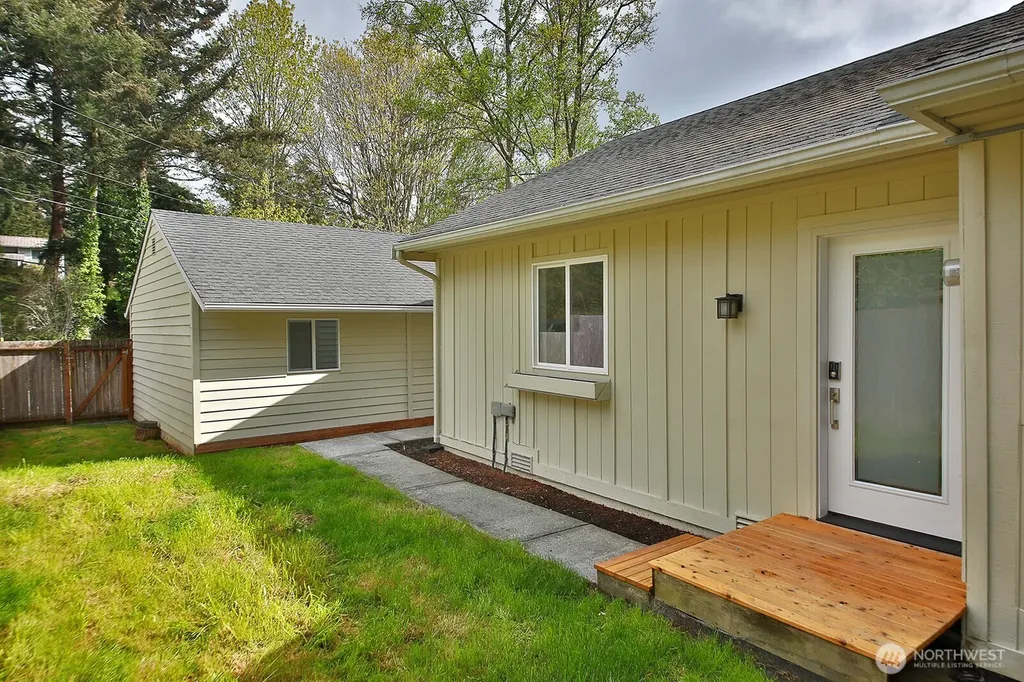 3760 Periwinkle Road Clinton WA 98236