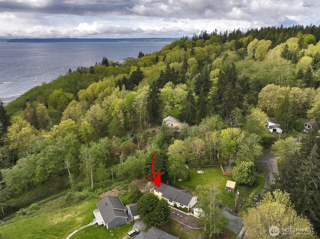 3760 Periwinkle Road Clinton WA 98236
