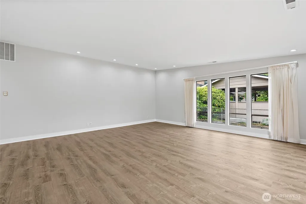 4404 230th Place SW Mountlake Terrace WA 98043