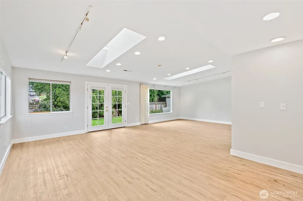4404 230th Place SW Mountlake Terrace WA 98043